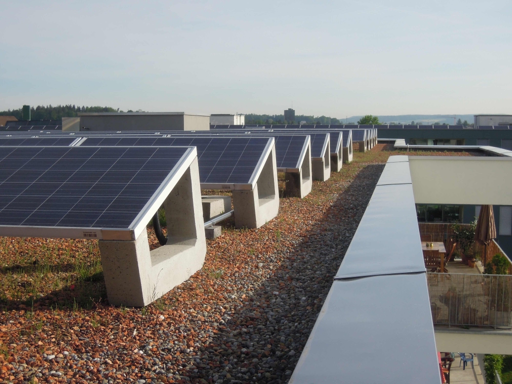 Beispielanlage in Solaranlage in Zürich. Credits: Amena AG